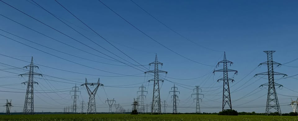 România este importator net de energie electrică de la începutul anului. În ce minut s-a consumat cel mai mult curent
