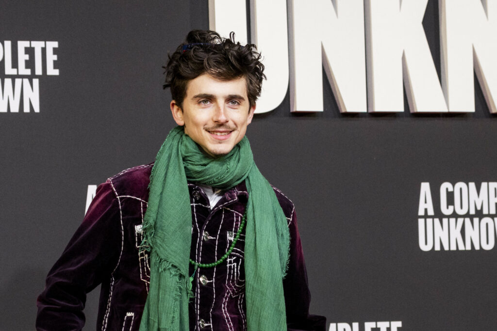 Actorul Timothée Chalamet câștigă pentru prima dată Globul de Aur