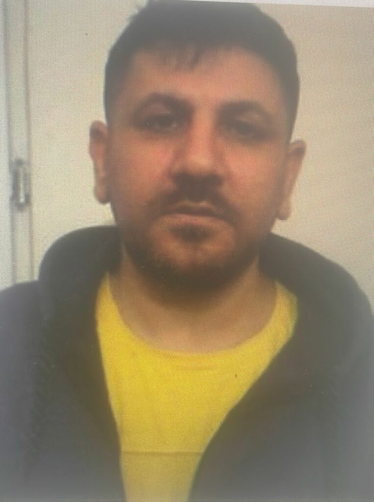 Turcul care a ucis un polițist cu mașina a evadat de la Rahova