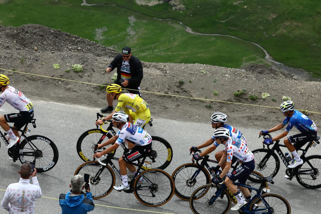 Echipele participante la Turul Franței 2026 au fost anunțate. 23 de formații se luptă în Marea Buclă