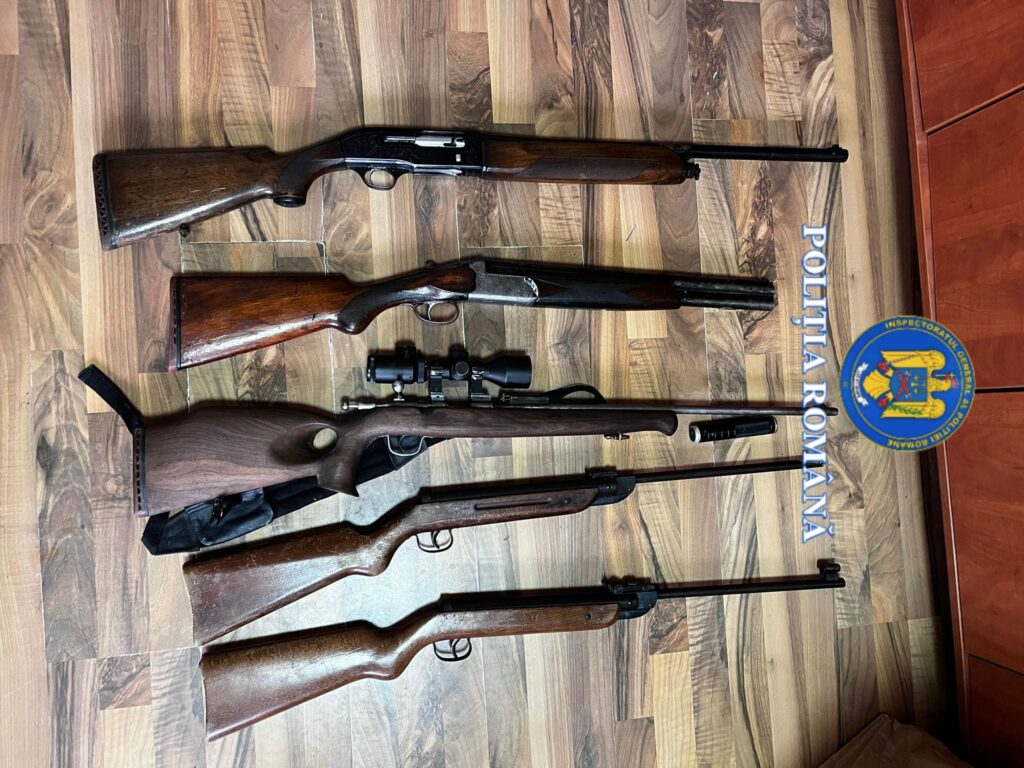 Doi bărbați din Timiș, reținuți pentru arme deținute ilegal și braconaj cinegetic