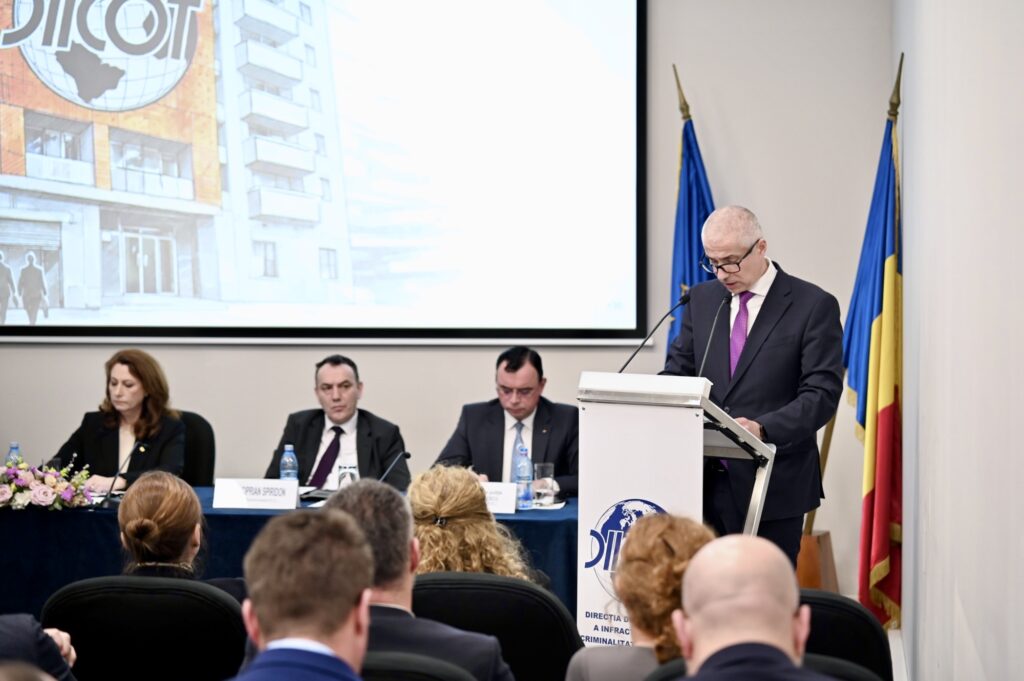 Bilanțul DIICOT pe 2025: Tinerii din România sunt tot mai expuși la substanțe psihoactive noi, distribuite prin Telegram și Signal. 77% din dosarele Direcției au fost pe consum și trafic de droguri, în creștere cu 27% față de 2024