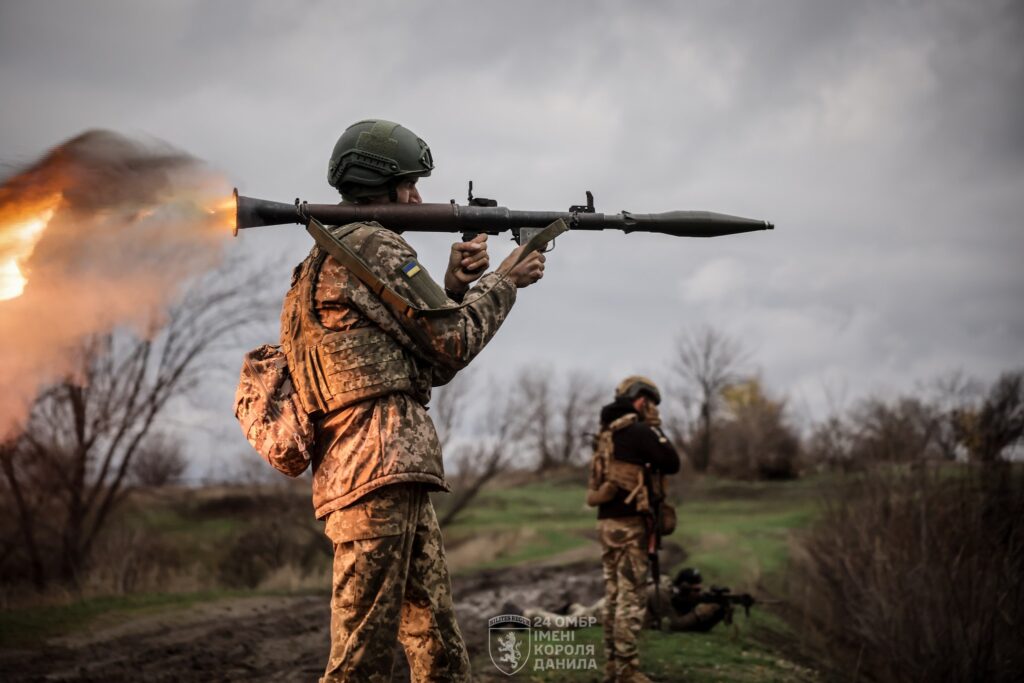 The New York Times: Ucrainenii sunt tot mai pregătiți să cedeze teritorii în schimbul păcii. Ce riscuri sunt