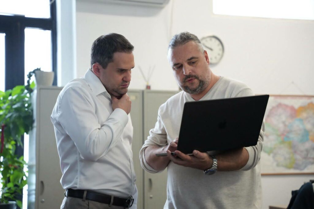 Ministrul Transporturilor, în contextul ninsorilor abundente: Toate instituțiile implicate sunt mobilizate și intervin constant