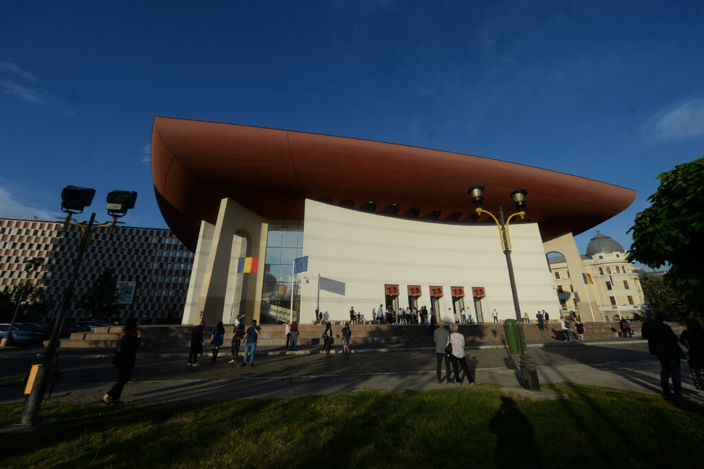 Actorii Teatrului Naţional din Bucureşti protestează faţă de proiectul pilot al Ministerului Culturii privind evidenţa timpului de muncă