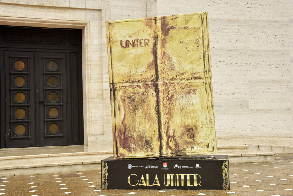 Au fost anunțate nominalizările pentru cea de-a 34-a ediție a Galei Premiilor UNITER. Victor Rebengiuc, omagiat pentru „cariera sa strălucită și longevivă”