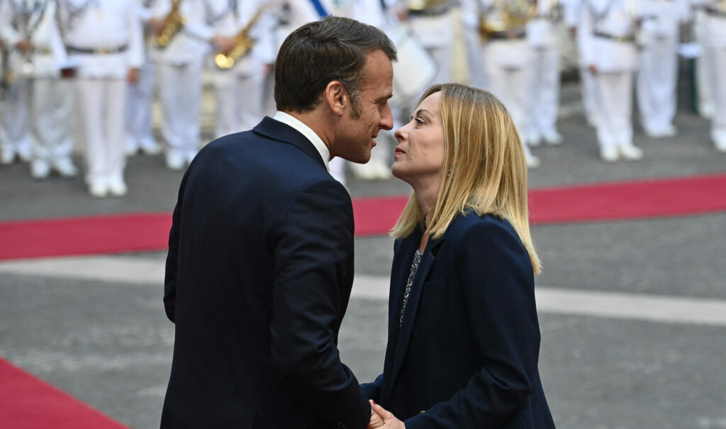 Macron reacție dură către Meloni, după după declarațiile despre incidentul de la Lyon: „Să rămână fiecare acasă și oile vor fi bine păzite”