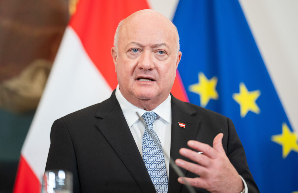 Cancelarul Austriei spune că UE trebuie să reducă urgent prețurile la energie: „Niciun alt factor nu sufocă atât de mult industria europeană”