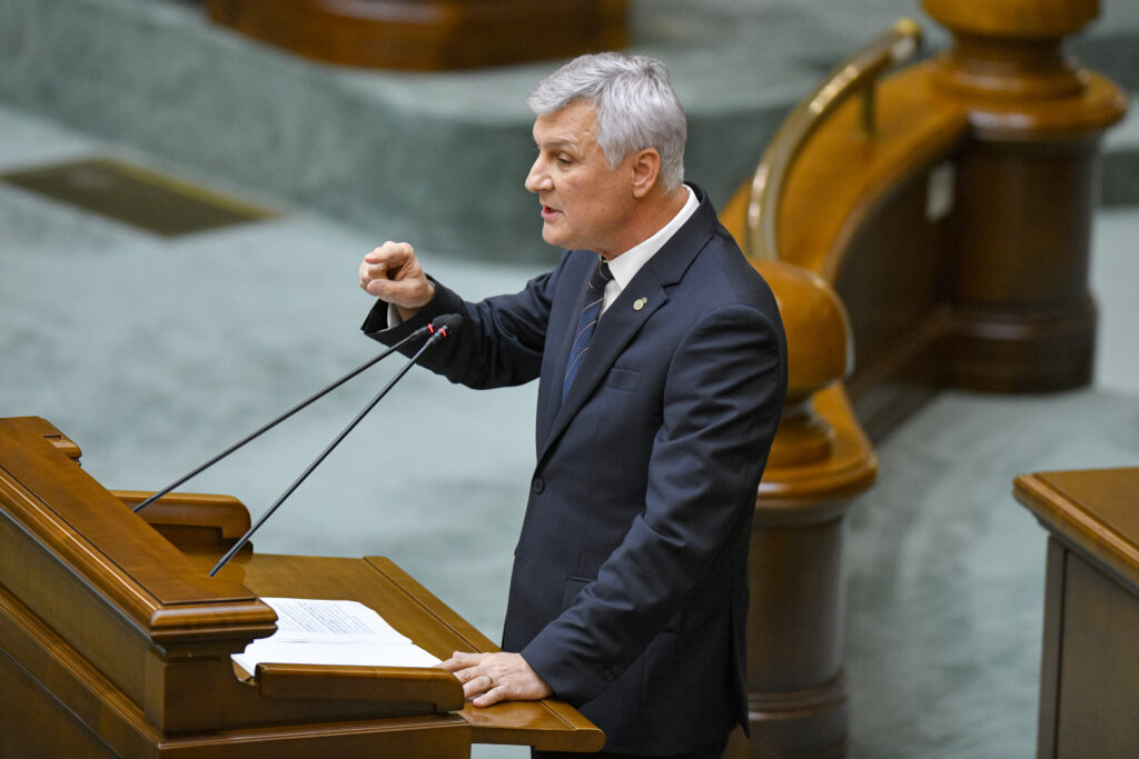 Liderul senatorilor PSD: „Tăvălugul tăierilor binomului Bolojan–USR a fost oprit”