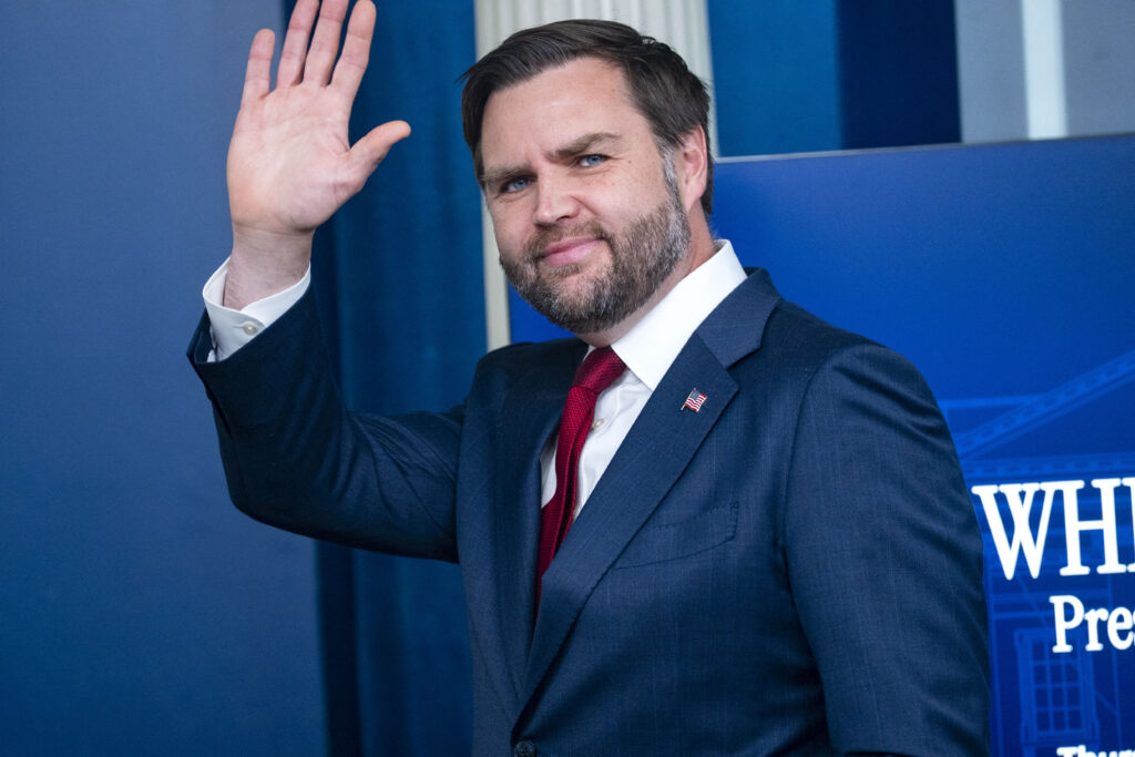 Un bărbat a fost pus sub acuzare pentru amenințări cu moartea la adresa lui JD Vance