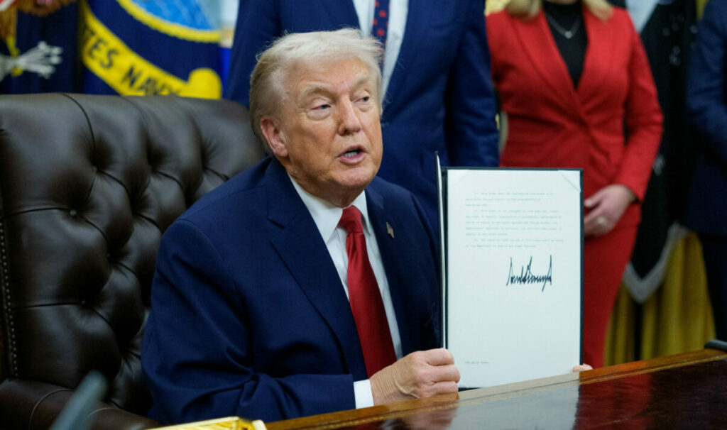 Trump elimină baza legală a regulilor anti-poluare din SUA. „Totul pentru bani”, spune Obama