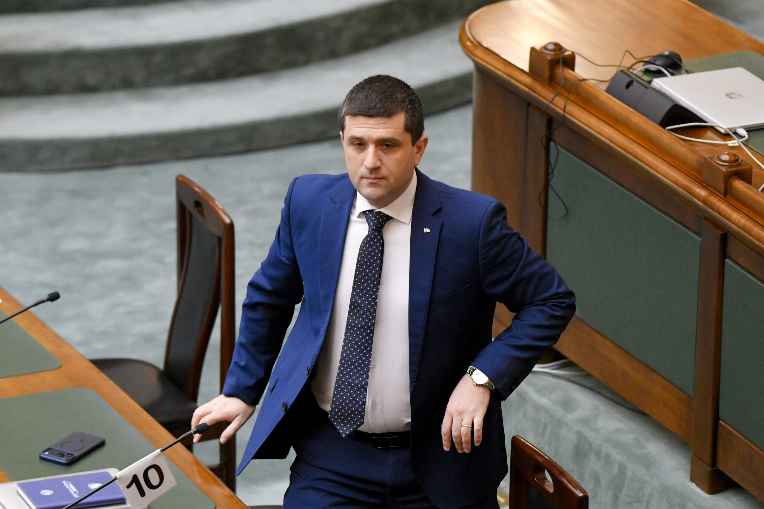 Curtea de Conturi a tăiat sporul anticorupție în MApN