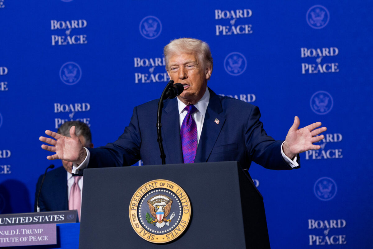 Trump anunță armistițiu de două săptămâni cu Iranul
