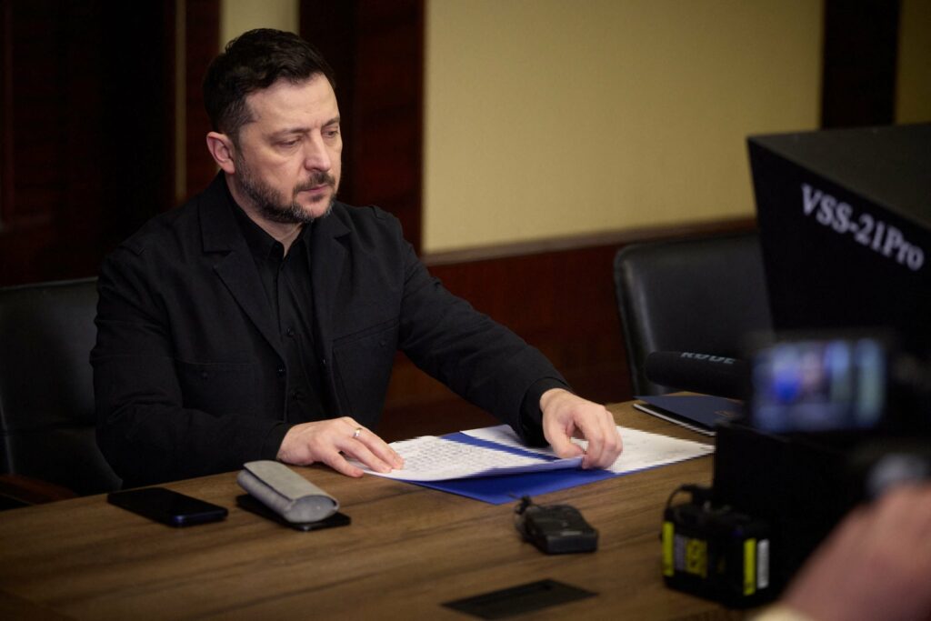 Avertismentul lui Zelenski: Rusia încearcă să „se joace” cu Trump și să blocheze negocierile de pace