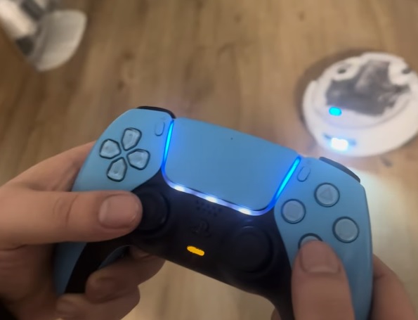 Un programator a reușit să controleze 7.000 de aspiratoare robot din întreaga lume. Ce date a putut accesa