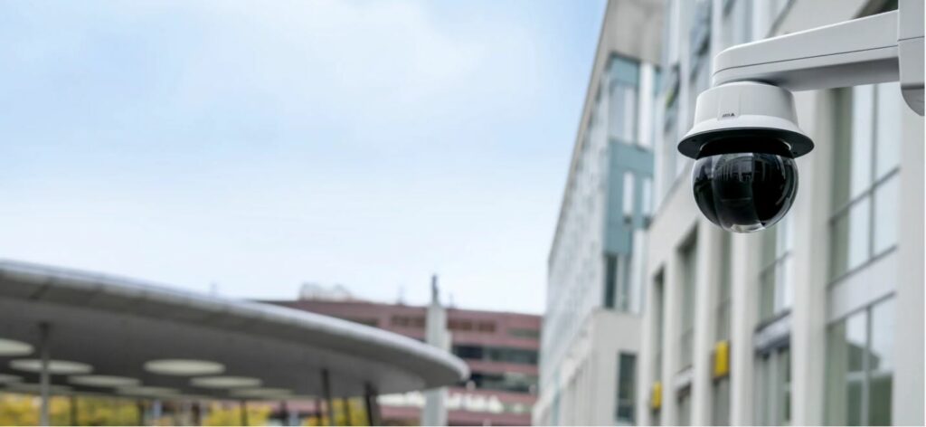 Camera PTZ cu AI, optimizata din punct de vedere al costurilor, care ofera calitate excelenta a imaginii