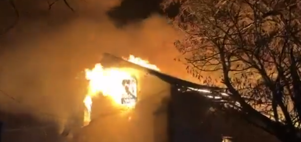 Atac rusesc asupra unei clădiri rezidențiale și a unei conducte de gaz în Odesa. Explozii auzite în Kiev