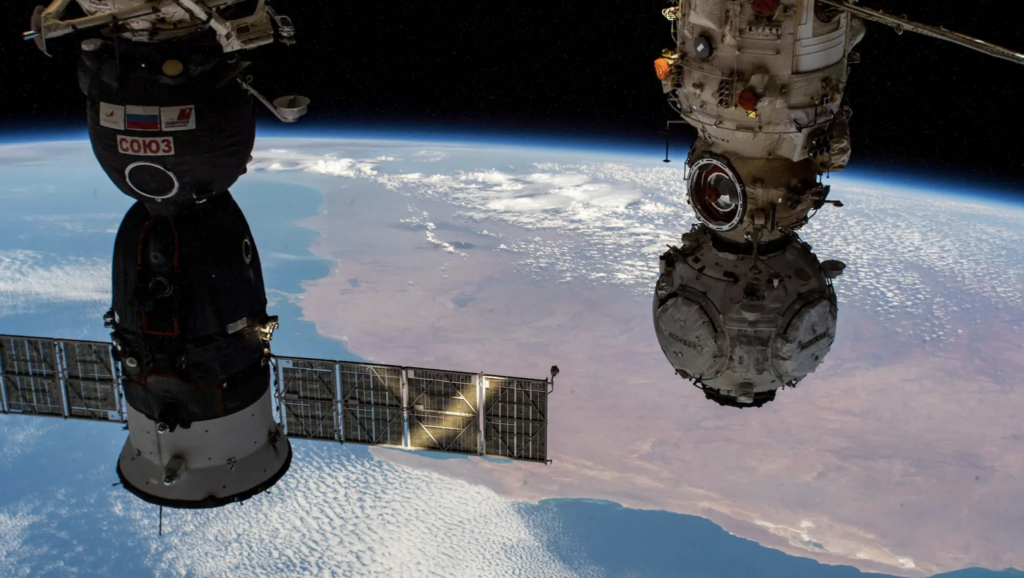 Financial Times: Nave spațiale spion ale Rusiei au interceptat sateliți cheie ai Europei