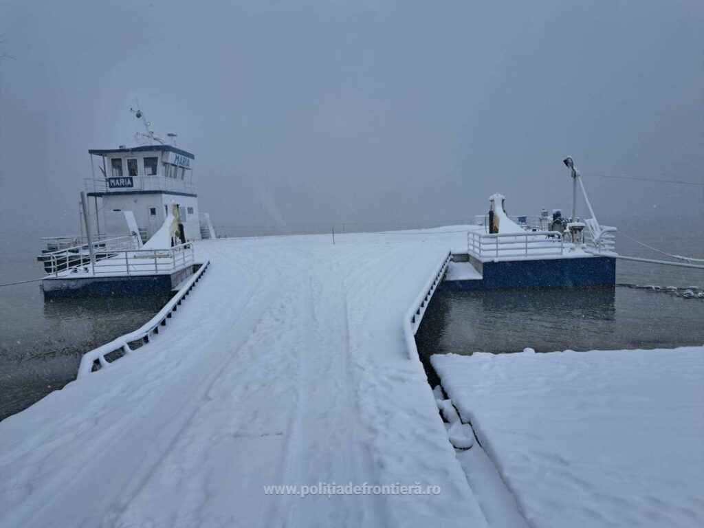 Transportul fluvial pe Dunăre, oprit din cauza vremii