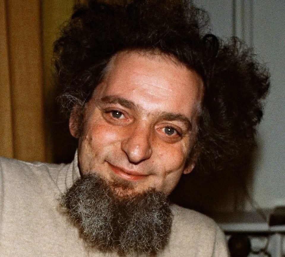 Francezul care a scris un roman întreg fără litera „e”. Cine e și de ce fascinează încă?