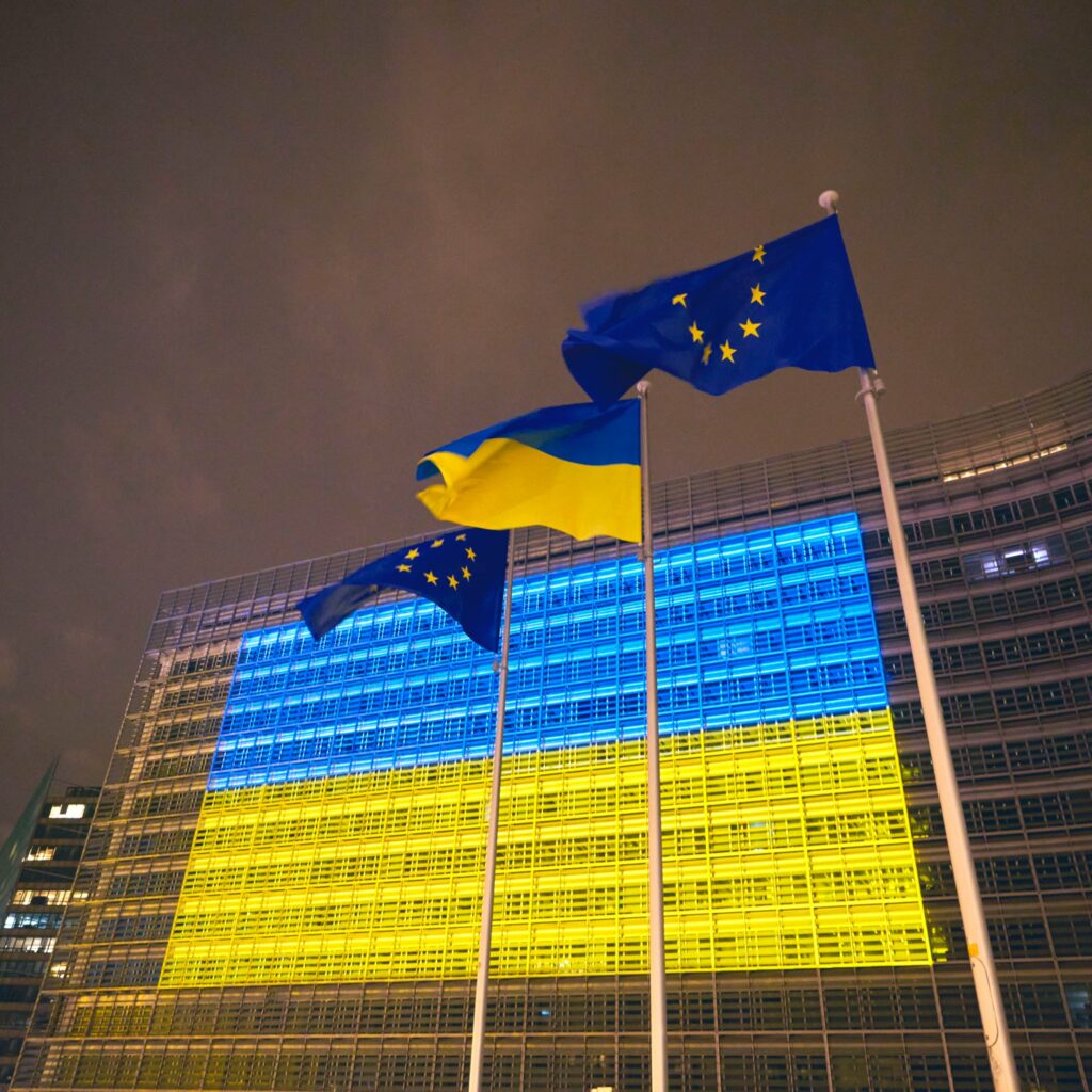 Instituțiile UE din Bruxelles, iluminate în semn de sprijin pentru Ucraina
