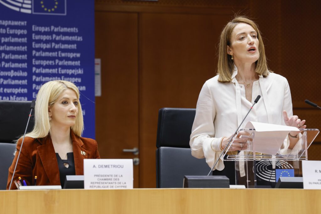 Parlamentul European a semnat împrumutul de 90 de miliarde de euro pentru Ucraina. Aprobarea Consiliului European, încă în așteptare