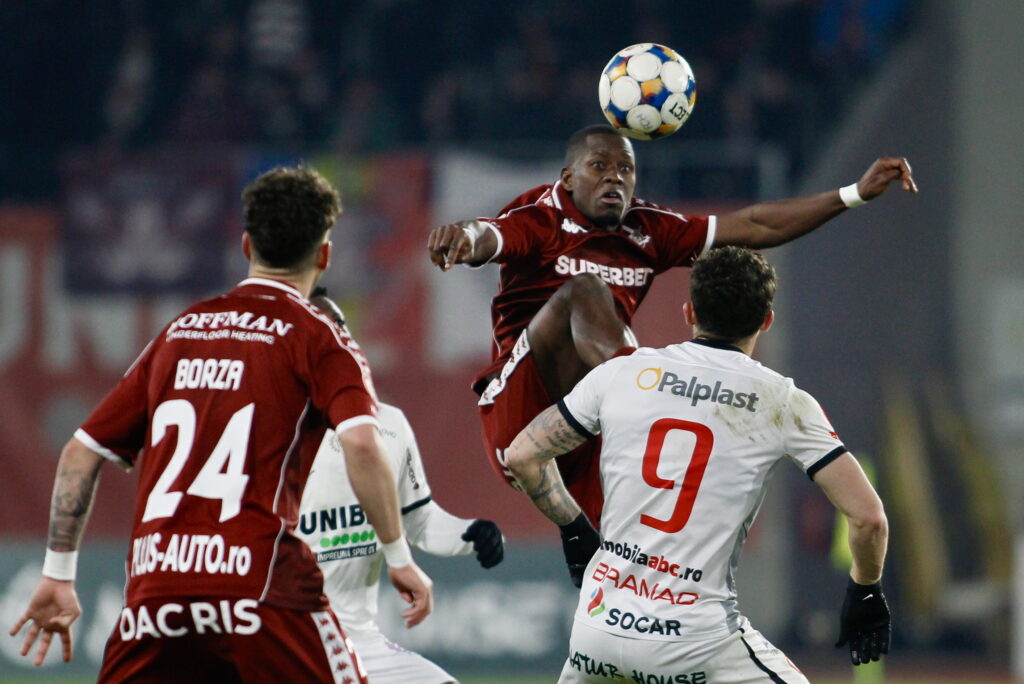 Rapid revine în fruntea clasamentului în Superliga, după o victorie la scor de neprezentare la Sibiu
