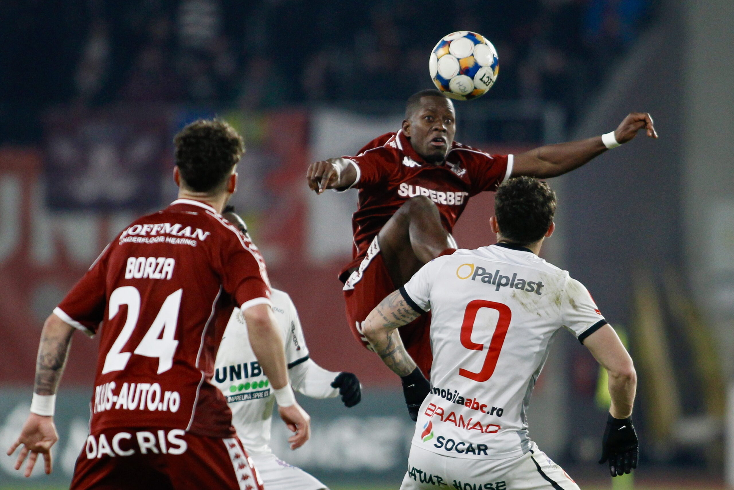 Poza pentru articolul Rapid revine în fruntea clasamentului în Superliga, după o victorie la scor de neprezentare la Sibiu