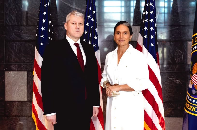 Întâlnire în premieră între Cătălin Predoiu și Tulsi Gabbard, directoarea Comunității Naționale de Informații din Statele Unite