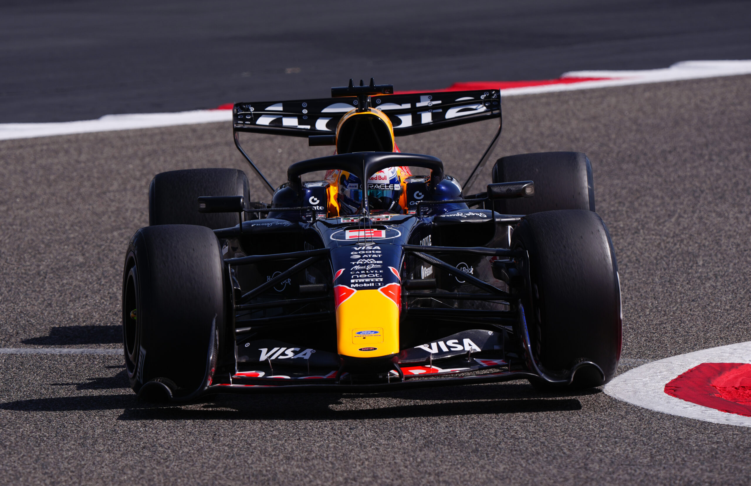 Max Verstappen domină testele F1 2026 la Bahrain