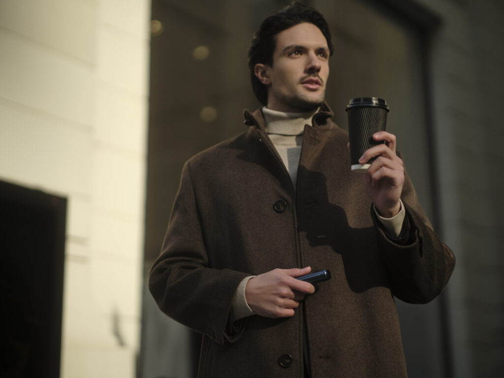 Ploom AURA: parcursul unui brand global de tutun încălzit