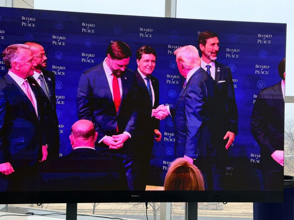 Nicușor Dan participă la reuniunea inaugurală a Consiliului Păcii. Trump l-a numit „prim-ministrul” României pe Nicușor Dan / Președintele SUA: „Pacea este foarte dificilă, dar o vom obține”