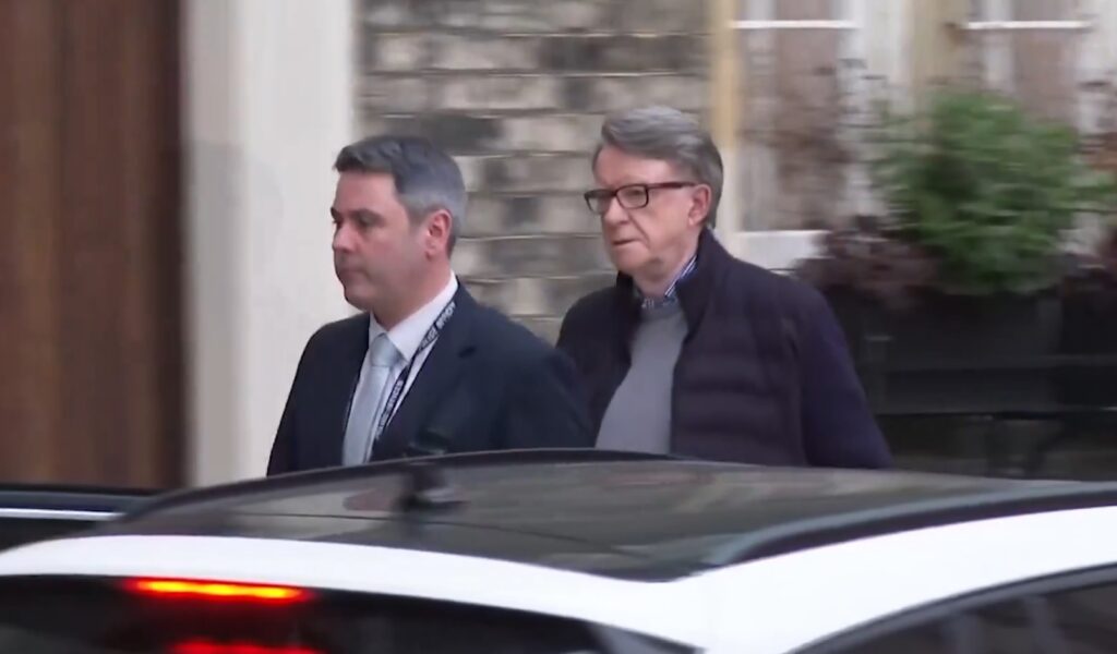 Peter Mandelson, eliberat pe cauțiune după arestarea în ancheta privind legăturile cu Jeffrey Epstein