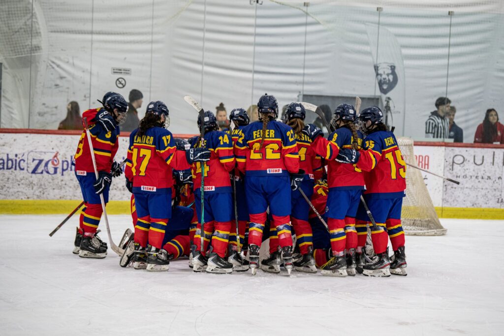 Echipa României învinge Thailanda și urcă pe primul loc la Mondialul feminin de hochei Divizia III/Grupa A