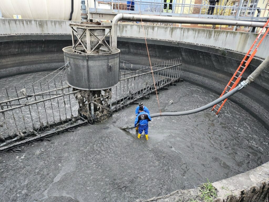 De ce nu e bine să aruncăm șervețele umede în toaletă? Îndemnul Companiei de Apă Brașov