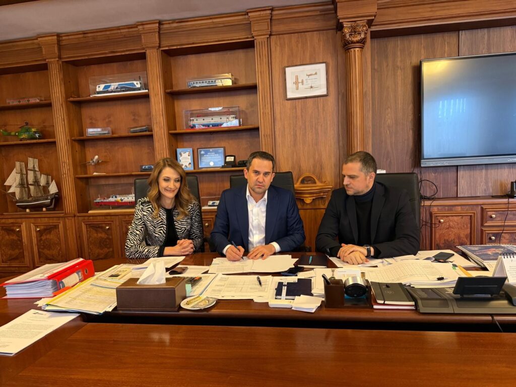 Ministerul Transporturilor a predat Primăriei Sibiu, Spitalul CFR. Unitatea medicală devine spital municipal