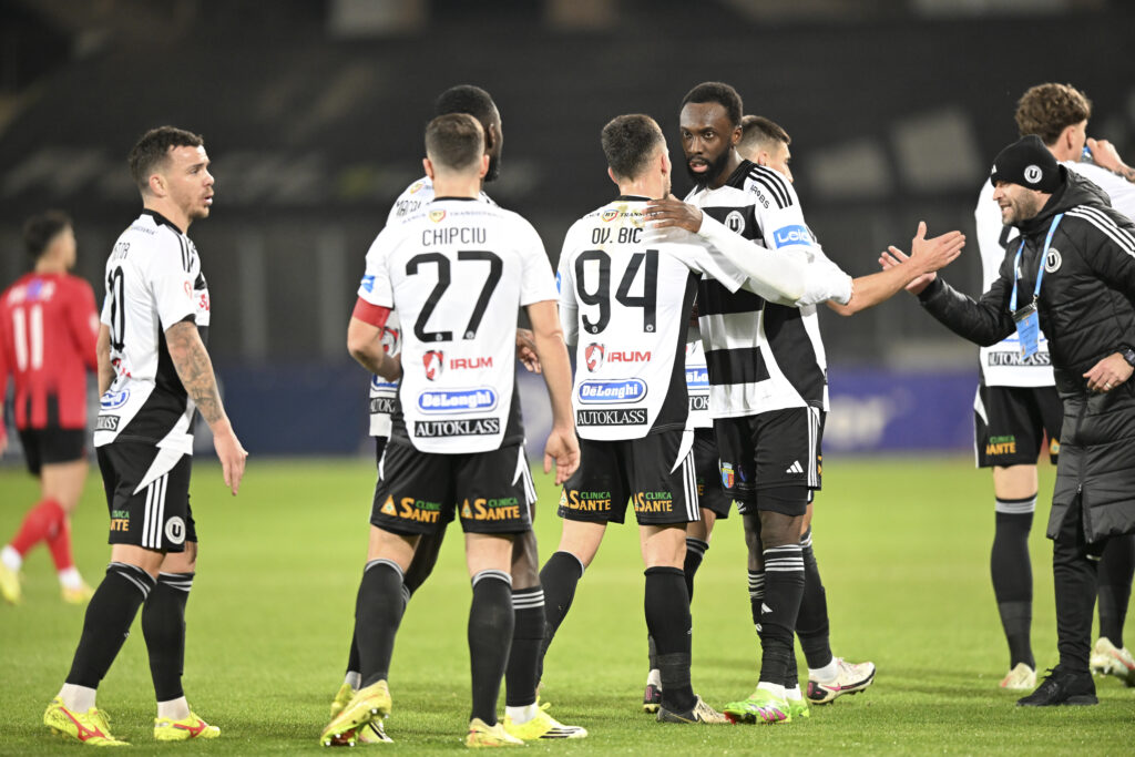 Etapa a 28-a din Superliga de fotbal începe cu două meciuri cu implicații în lupta pentru play-off