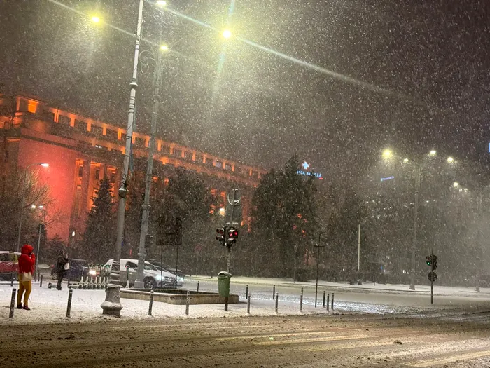 București sub Cod portocaliu: Trafic aproape paralizat și intervenții pe Aeroportul Otopeni