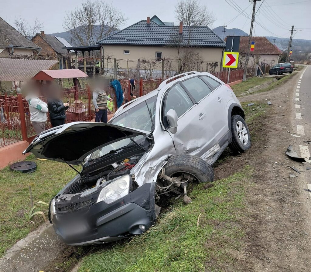 Accident rutier în Sânmărghita, Cluj. Cinci persoane rănite, inclusiv doi copii