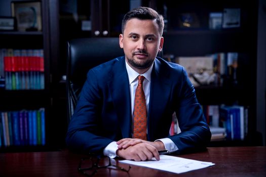 „Sughiț foarte des de la înjurături” – INTERVIU Ping-Pong cu deputatul Mihai Ghigiu, PSD