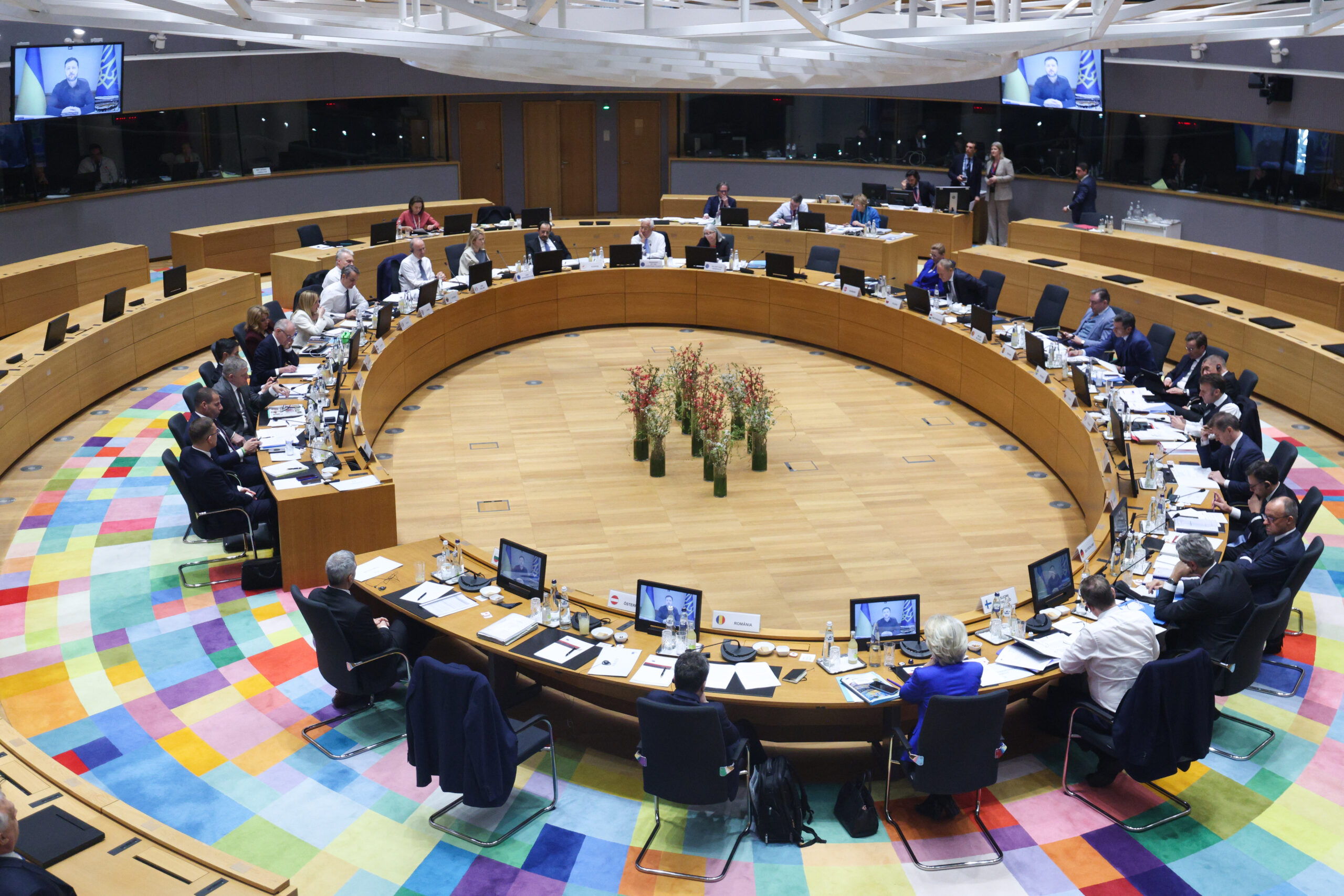 Orbán a părăsit masa negocierilor de la Bruxelles