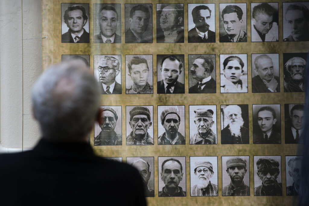 România comemorează, pe 9 martie, Ziua Deținuților Politici Anticomuniști