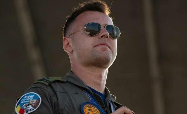 Tânăr căpitan pilot militar a murit în timp ce încerca să salveze un câine