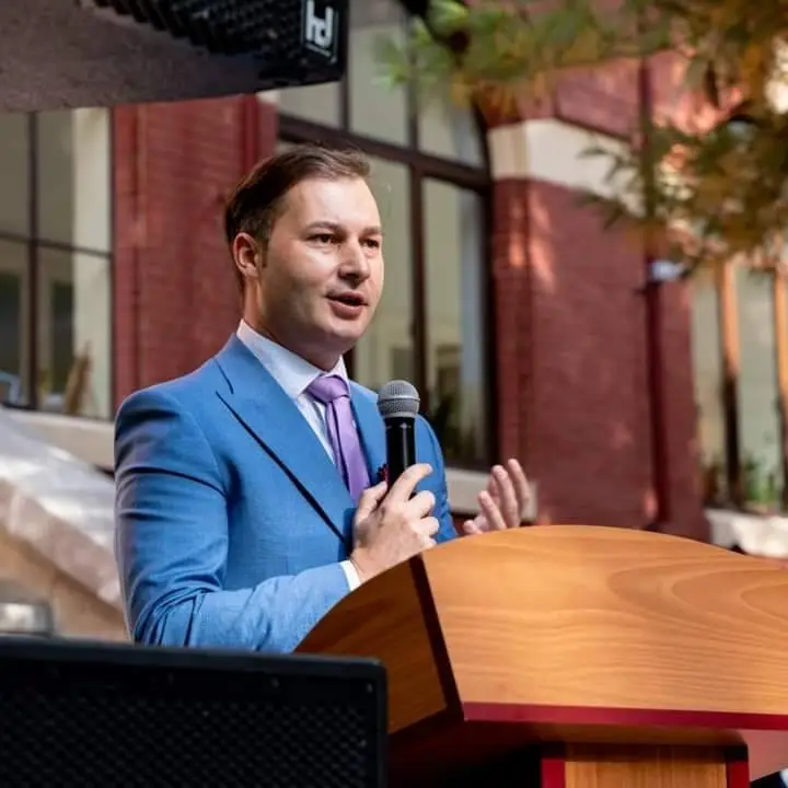 Fostul șef PNL Neamț, George Lazăr, condamnat în primă instanță la un an de închisoare cu suspendare