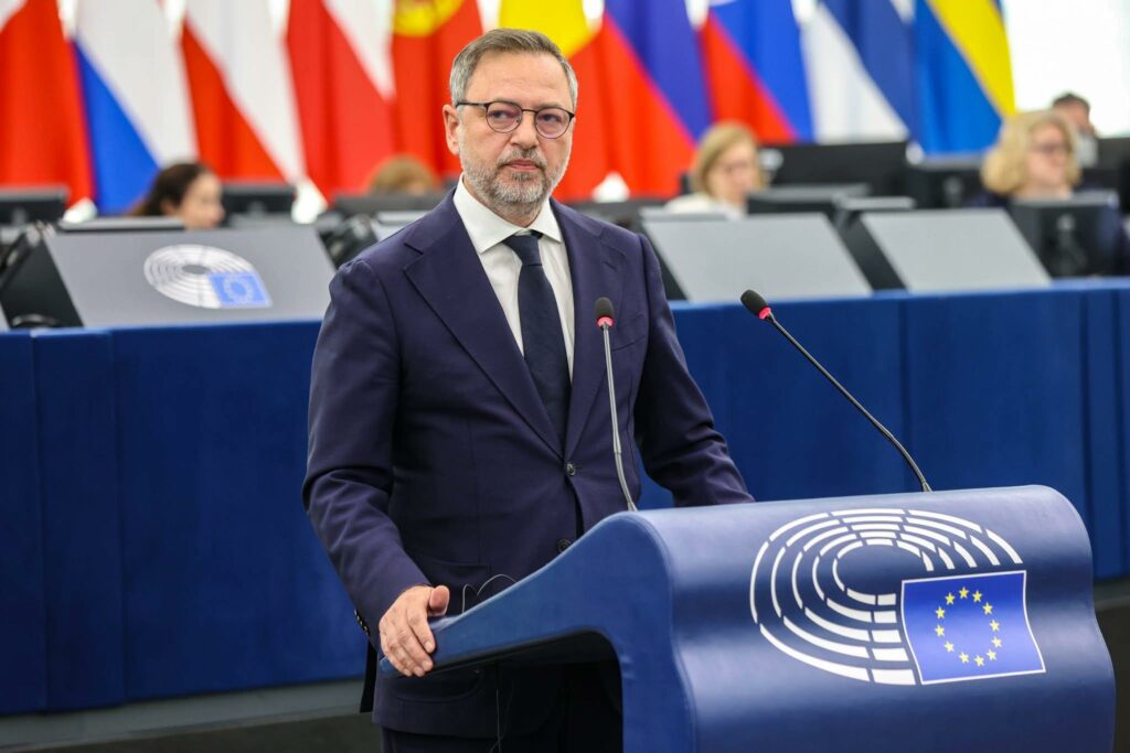 PNL acuză PSD că se apropie de AUR, SOS și POT. Dan Motreanu: Să spună clar de unde vin banii pentru aceste măsuri