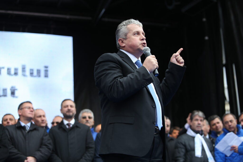 Daniel Buda: „Fermierii din sectorul ovin și caprin din România, în blocaj total: am cerut intervenția urgentă a Comisiei Europene!”