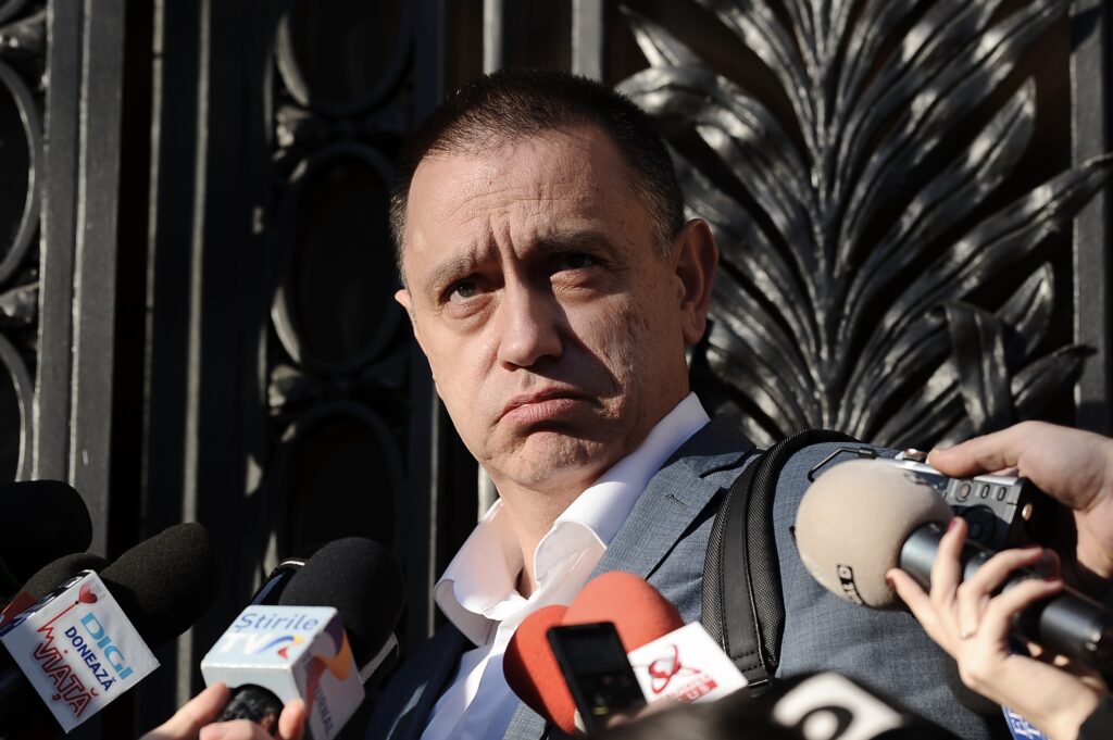 Mihai Fifor, atacuri dure la adresa premierului Ilie Bolojan: „Avem un Guvern paralizat de ideile fixe ale unui singur om” /