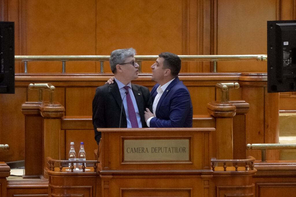 Virgil Popescu îl atacă pe George Simion după votul privind dislocarea temporară a unor echipamente militare americane în România: „e o poziție moscovită”