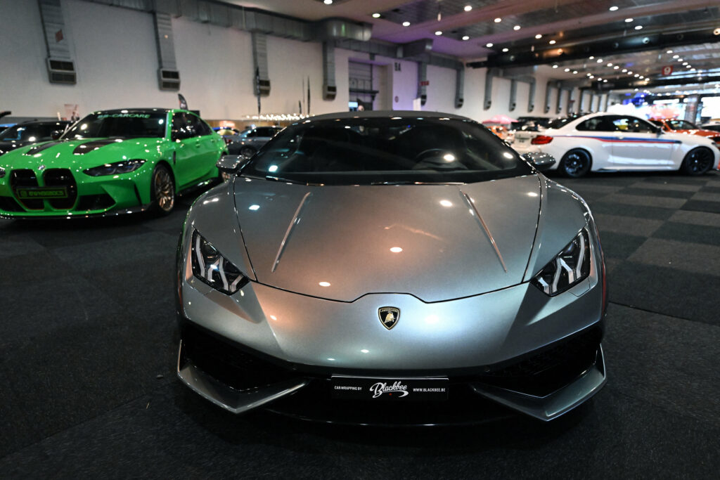 Peste 500 de mașini Lamborghini, blocate în Sri Lanka, din cauza perturbării transportului maritim în Strâmtoarea Ormuz