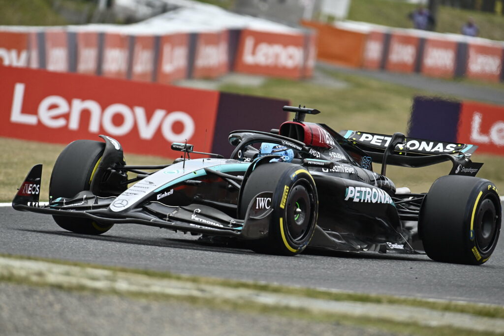 George Russel câștigă Sprintul din China după ce a plecat din pole position